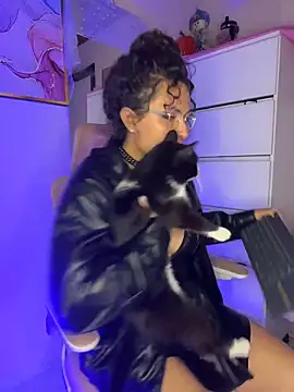 Dannaa Lovs online show from 10-11-25, 05:33