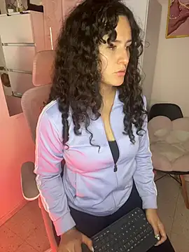 Dannaa Lovs online show from 10-15-25, 05:24