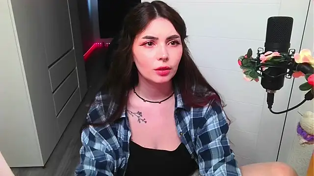 Snapshot of peachyness chatting on 04-27-26, 05:00 peachyness online show from 04-27-26, 05:00