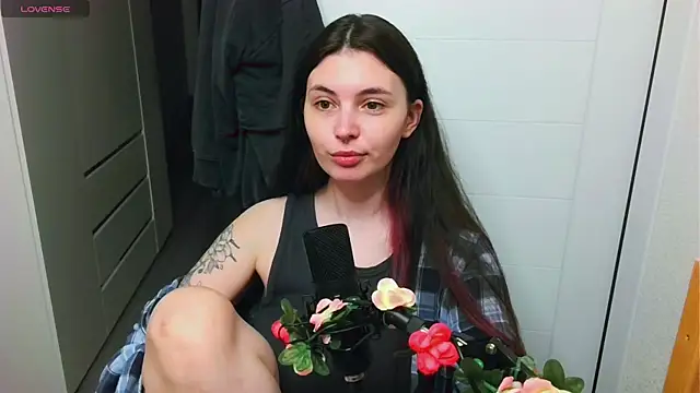 Snapshot of peachyness chatting on 05-16-26, 11:36 peachyness online show from 05-16-26, 11:36