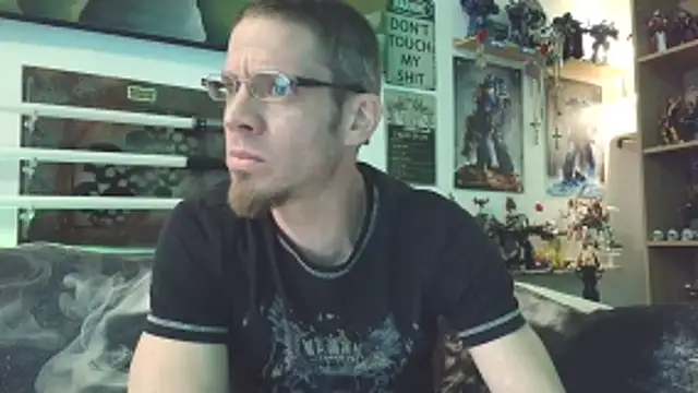 Snapshot of TomXXII chatting on 01-05-26, 11:30 TomXXII online show from 01-05-26, 11:30