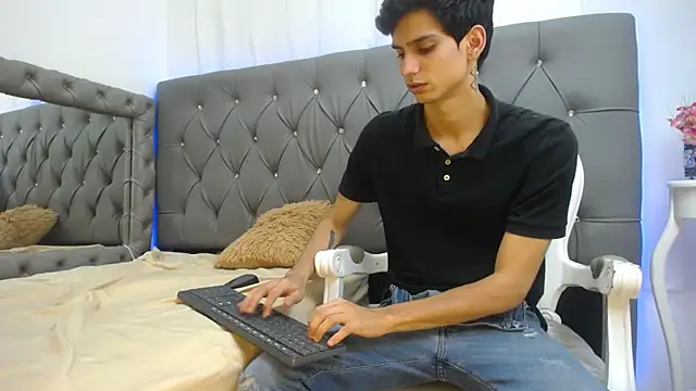 Sebalexis7 online show from 10-05-25, 03:16