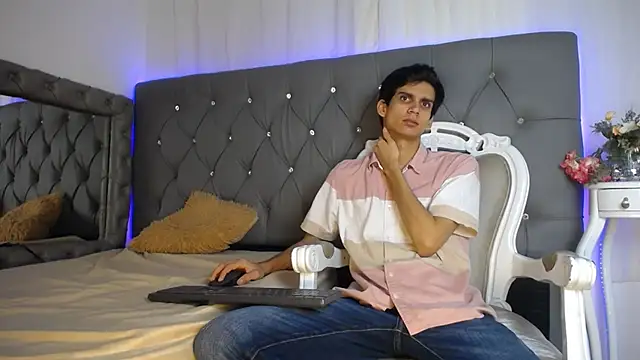 Sebalexis7 online show from 10-21-25, 03:18