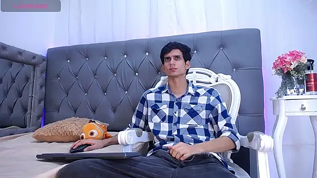 Sebalexis7 online show from 10-22-25, 02:23