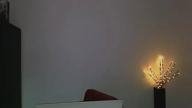 Snapshot of Lia_noo_regrets chatting on 04-21-26, 05:50 Lia noo regrets online show from 04-21-26, 05:50