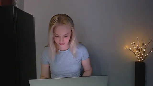 Snapshot of Lia_noo_regrets chatting on 05-12-26, 05:21 Lia noo regrets online show from 05-12-26, 05:21