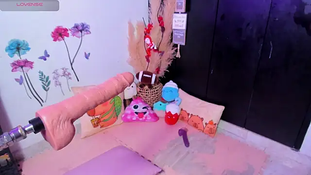 Snapshot of Majosworld_ chatting on 10-26-25, 08:15 Majosworld online show from 10-26-25, 08:15