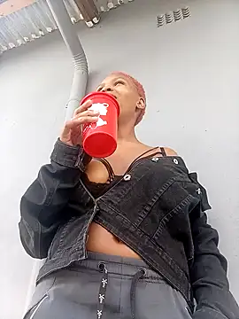 GoldSnowXxX online show from 04-29-26, 02:32