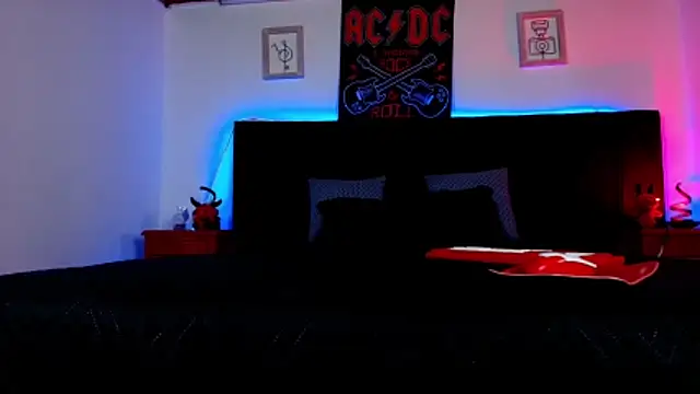 Snapshot of Alisse_Moore chatting on 03-14-26, 12:32 Alisse Moore online show from 03-14-26, 12:32