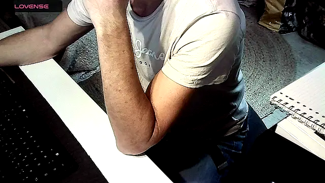 Snapshot of french_male_whore@xh chatting on 09-13-25, 02:39 french male whorexh online show from 09-13-25, 02:39