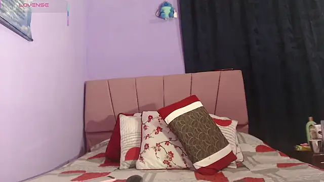 Snapshot of _Bombom__ chatting on 02-10-26, 11:31 Bombom online show from 02-10-26, 11:31