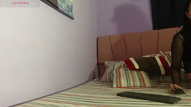 Snapshot of _Bombom__ chatting on 02-16-26, 12:40 Bombom online show from 02-16-26, 12:40