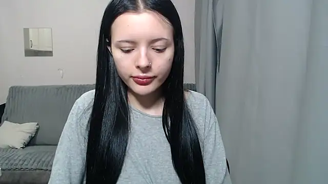 Snapshot of EvaXanny chatting on 09-30-25, 12:43 EvaXanny online show from 09-30-25, 12:43