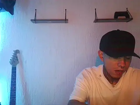 Snapshot of Marcus_bell chatting on 10-10-25, 02:54 Marcus bell online show from 10-10-25, 02:54