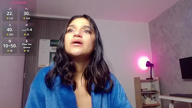 Snapshot of Roxxi_2110 chatting on 07-05-26, 04:41 Roxxi 2110 online show from 07-05-26, 04:41