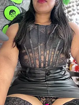 Liulee2 online show from 10-31-25, 04:08