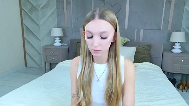 KellyBradford online show from 09-09-25, 05:29