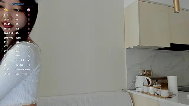 kaori mi online show from 10-31-25, 05:41