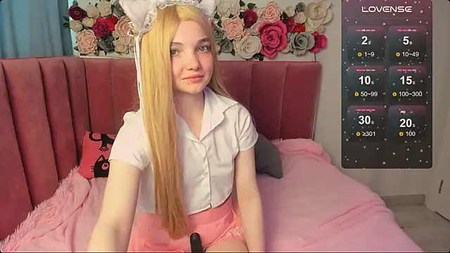 Snapshot of AnimeAlica18 chatting on 10-19-25, 02:23 AnimeAlica18 online show from 10-19-25, 02:23