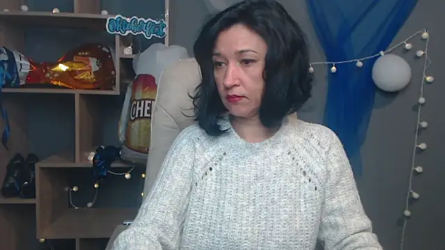 Snapshot of CameronEnns chatting on 10-07-25, 06:21 CameronEnns online show from 10-07-25, 06:21