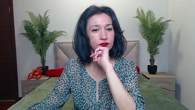 Snapshot of CameronEnns chatting on 10-12-25, 06:23 CameronEnns online show from 10-12-25, 06:23