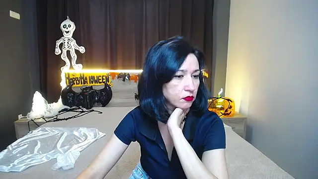 Snapshot of CameronEnns chatting on 10-18-25, 06:37 CameronEnns online show from 10-18-25, 06:37