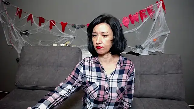 Snapshot of CameronEnns chatting on 10-29-25, 07:32 CameronEnns online show from 10-29-25, 07:32