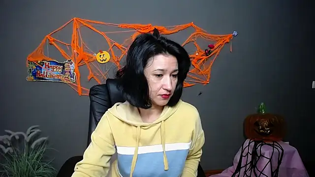 Snapshot of CameronEnns chatting on 11-01-25, 07:21 CameronEnns online show from 11-01-25, 07:21