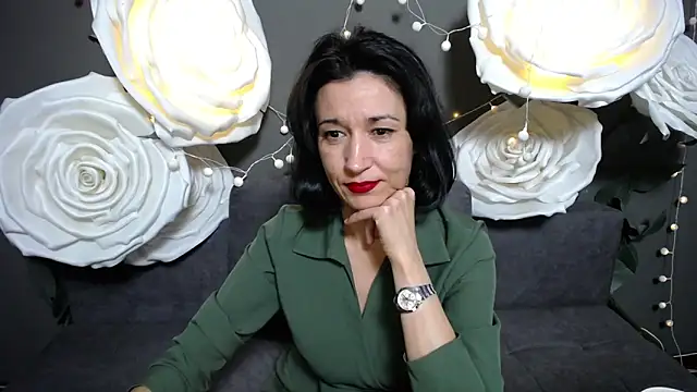 Snapshot of CameronEnns chatting on 11-04-25, 01:21 CameronEnns online show from 11-04-25, 01:21