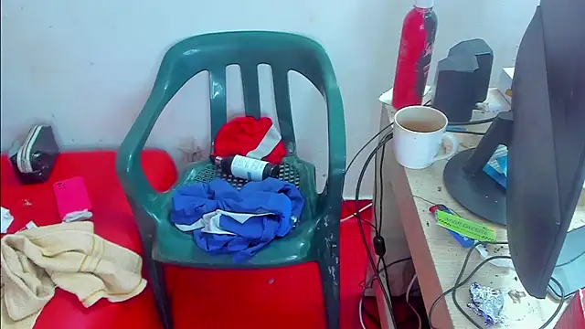 extreme hot crazy online show from 12-17-25, 05:19