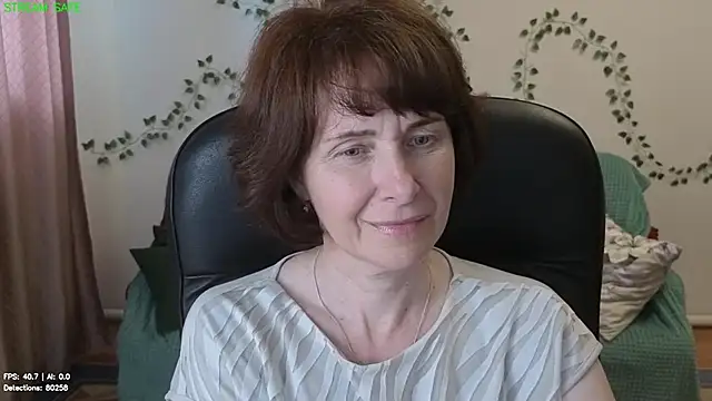 Lia Tito online show from 06-15-26, 01:13