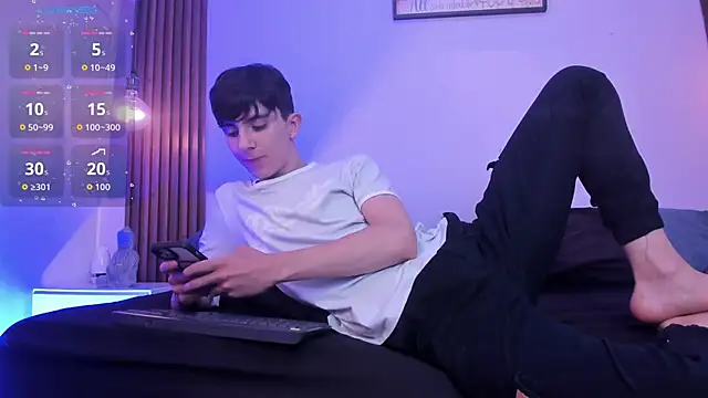 Snapshot of mathias_saenz chatting on 11-28-25, 07:49 mathias saenz online show from 11-28-25, 07:49