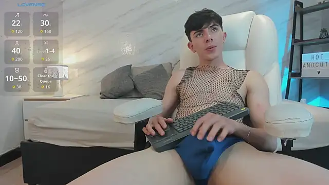 Snapshot of mathias_saenz chatting on 01-06-26, 08:01 mathias saenz online show from 01-06-26, 08:01