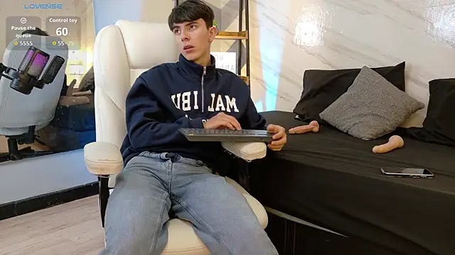 Snapshot of mathias_saenz chatting on 01-17-26, 07:50 mathias saenz online show from 01-17-26, 07:50