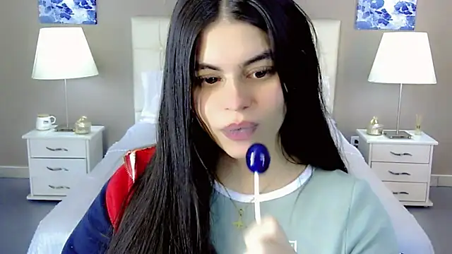Snapshot of maddissonivanova chatting on 09-19-25, 10:10 maddissonivanova online show from 09-19-25, 10:10