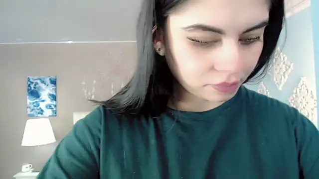 Snapshot of maddissonivanova chatting on 10-14-25, 07:25 maddissonivanova online show from 10-14-25, 07:25