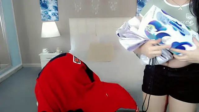 Snapshot of maddissonivanova chatting on 10-16-25, 07:26 maddissonivanova online show from 10-16-25, 07:26