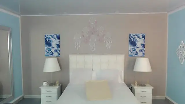 Snapshot of maddissonivanova chatting on 10-17-25, 07:27 maddissonivanova online show from 10-17-25, 07:27