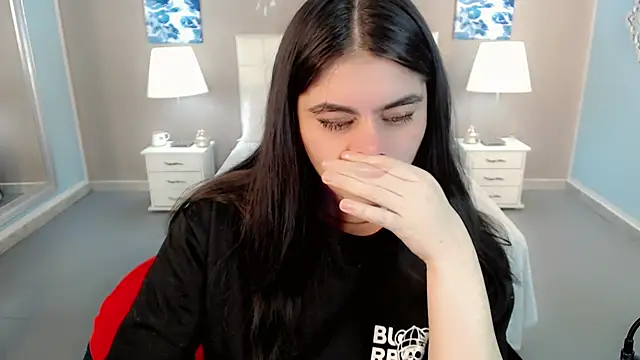 Snapshot of maddissonivanova chatting on 10-18-25, 12:06 maddissonivanova online show from 10-18-25, 12:06