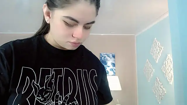 Snapshot of maddissonivanova chatting on 10-25-25, 06:57 maddissonivanova online show from 10-25-25, 06:57