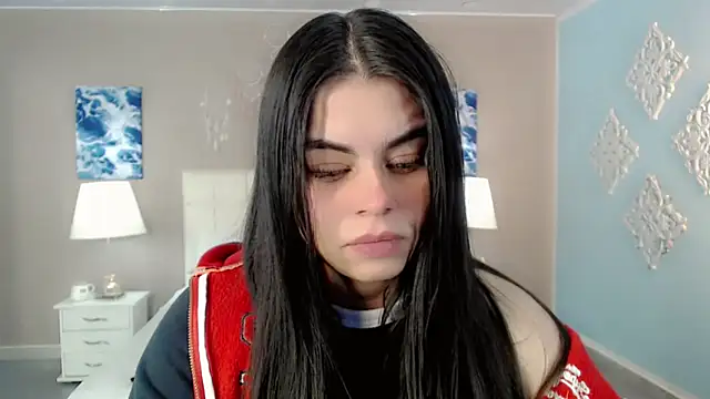 Snapshot of maddissonivanova chatting on 10-29-25, 07:15 maddissonivanova online show from 10-29-25, 07:15