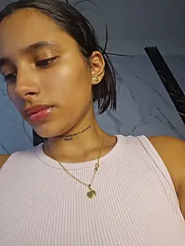 Lorena Mcfly online show from 05-15-26, 09:22