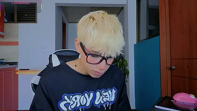 taichi bluy online show from 02-10-26, 02:32