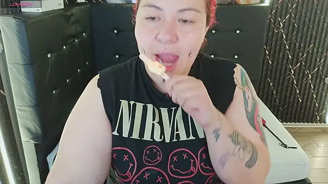 Witch Scarlet online show from 04-17-26, 01:08