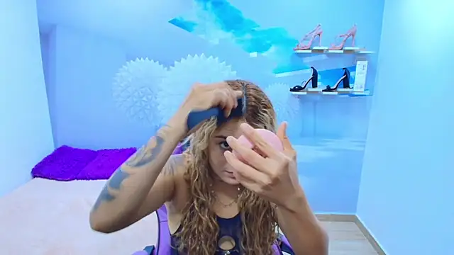 ESMERALDA-BLUE online show from 09-18-25, 08:55