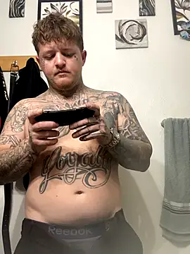 Snapshot of Bwcgoonie chatting on 10-30-25, 02:46 Bwcgoonie online show from 10-30-25, 02:46