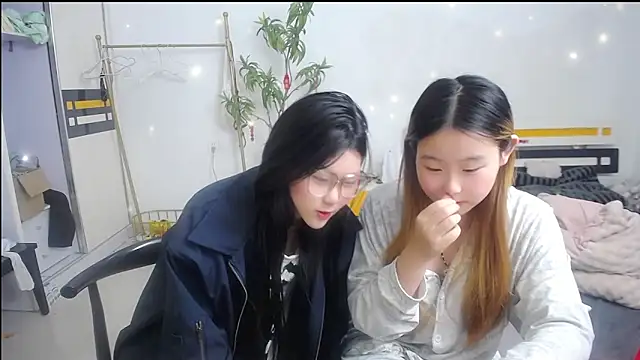 Babygirls523 online show from 10-24-25, 01:51