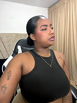 Naomisweett1 online show from 09-19-25, 03:45