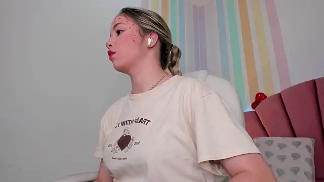 Snapshot of jana_parissi chatting on 10-18-25, 07:03 jana parissi online show from 10-18-25, 07:03