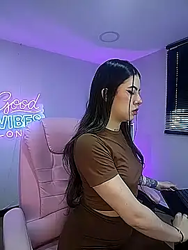 Alice Vixen online show from 09-24-25, 12:30